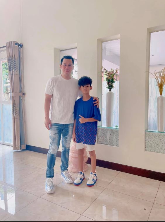 Sự gắn bó khăng khít đến khó tin của quý tử nhà Lệ Quyên với con riêng của Đức Huy - Ảnh 5 Sự gắn bó khăng khít đến khó tin của quý tử nhà Lệ Quyên với con riêng của Đức Huy - Ảnh 5
