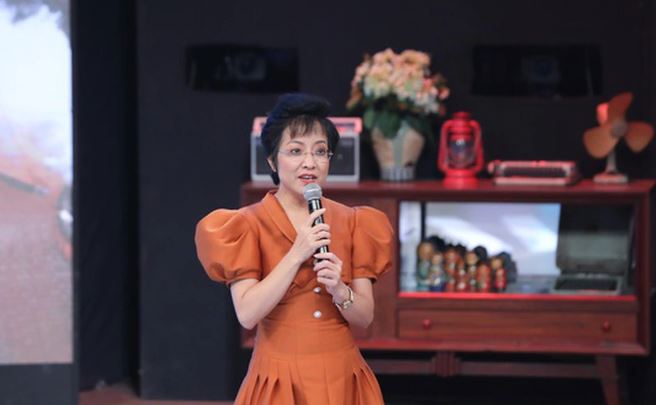 Nữ MC đã có những trải lòng về ngày đầu về làm dâu và khiến nhiều người không khỏi nghẹn ngào. Ảnh: Internet Nữ MC đã có những trải lòng về ngày đầu về làm dâu và khiến nhiều người không khỏi nghẹn ngào. Ảnh: Internet