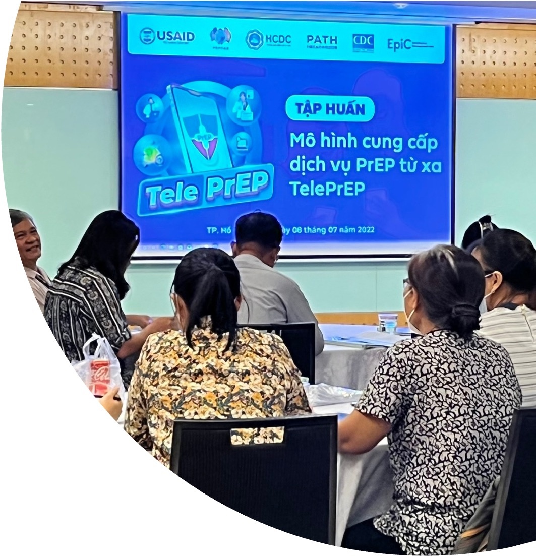 Chương trình tập huấn triển khai thí điểm điều trị dự phòng trước phơi nhiễm HIV từ xa (TelePrEP). Ảnh: Thanh Niên