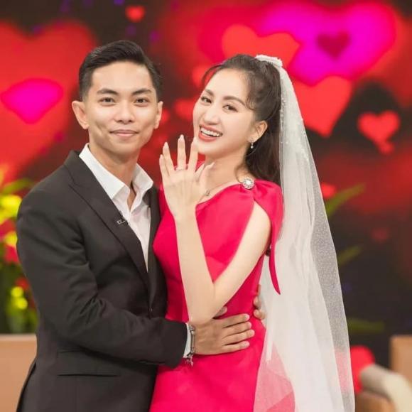 Màn cầu hôn của Phan Hiển dành cho Khánh Thi bị bạn thân 'bóc mẽ' chi tiết lạ - Ảnh 3 Màn cầu hôn của Phan Hiển dành cho Khánh Thi bị bạn thân 'bóc mẽ' chi tiết lạ - Ảnh 3