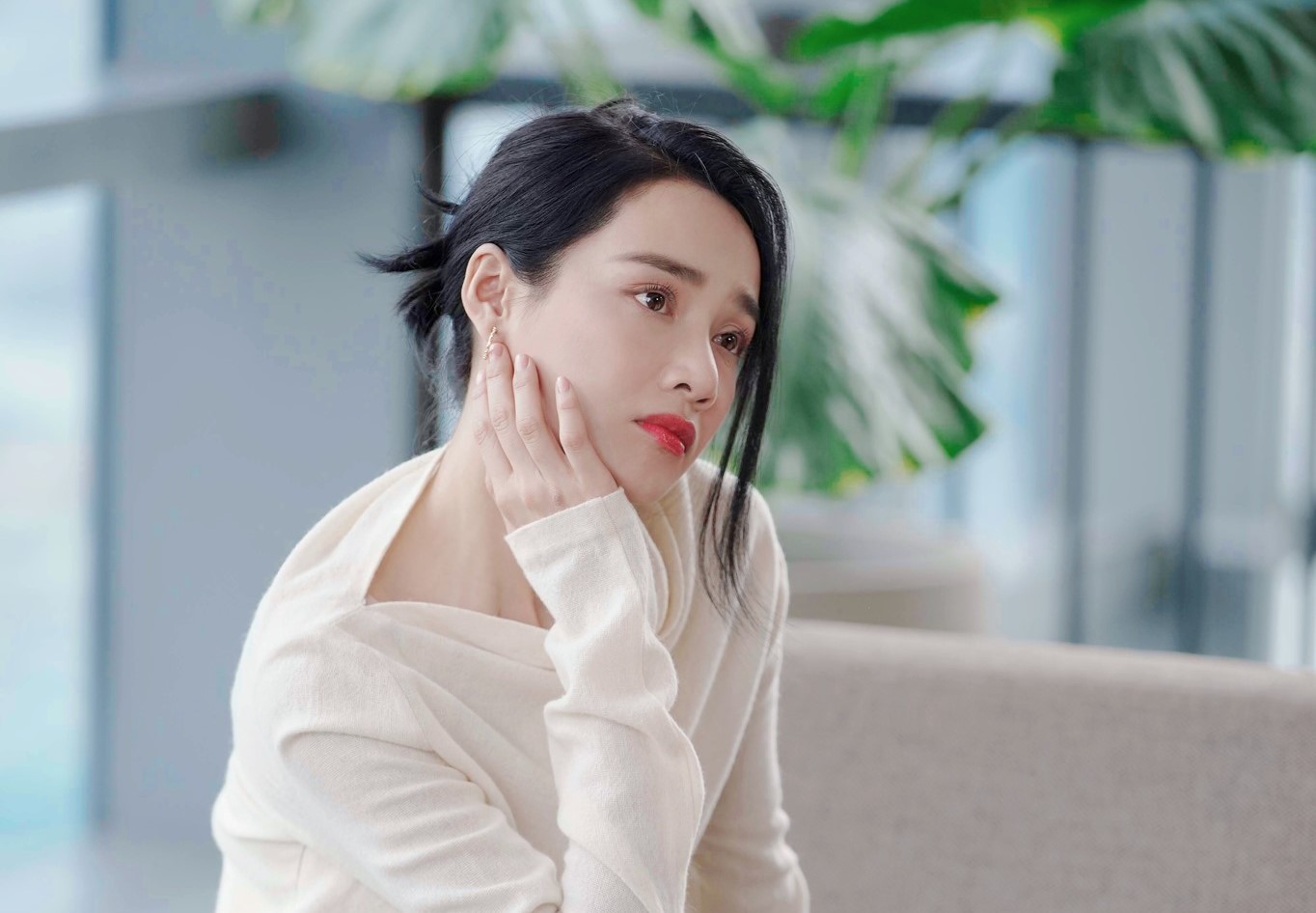 Nhan sắc của Nhã Phương cũng là đề tài gây nhiều tranh cãi. Ảnh: Internet