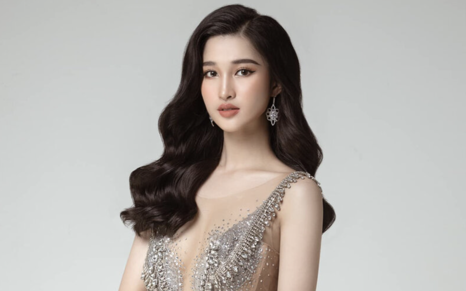 Nhan sắc xinh đẹp của Á hậu Phương Nhi. Ảnh: Internet