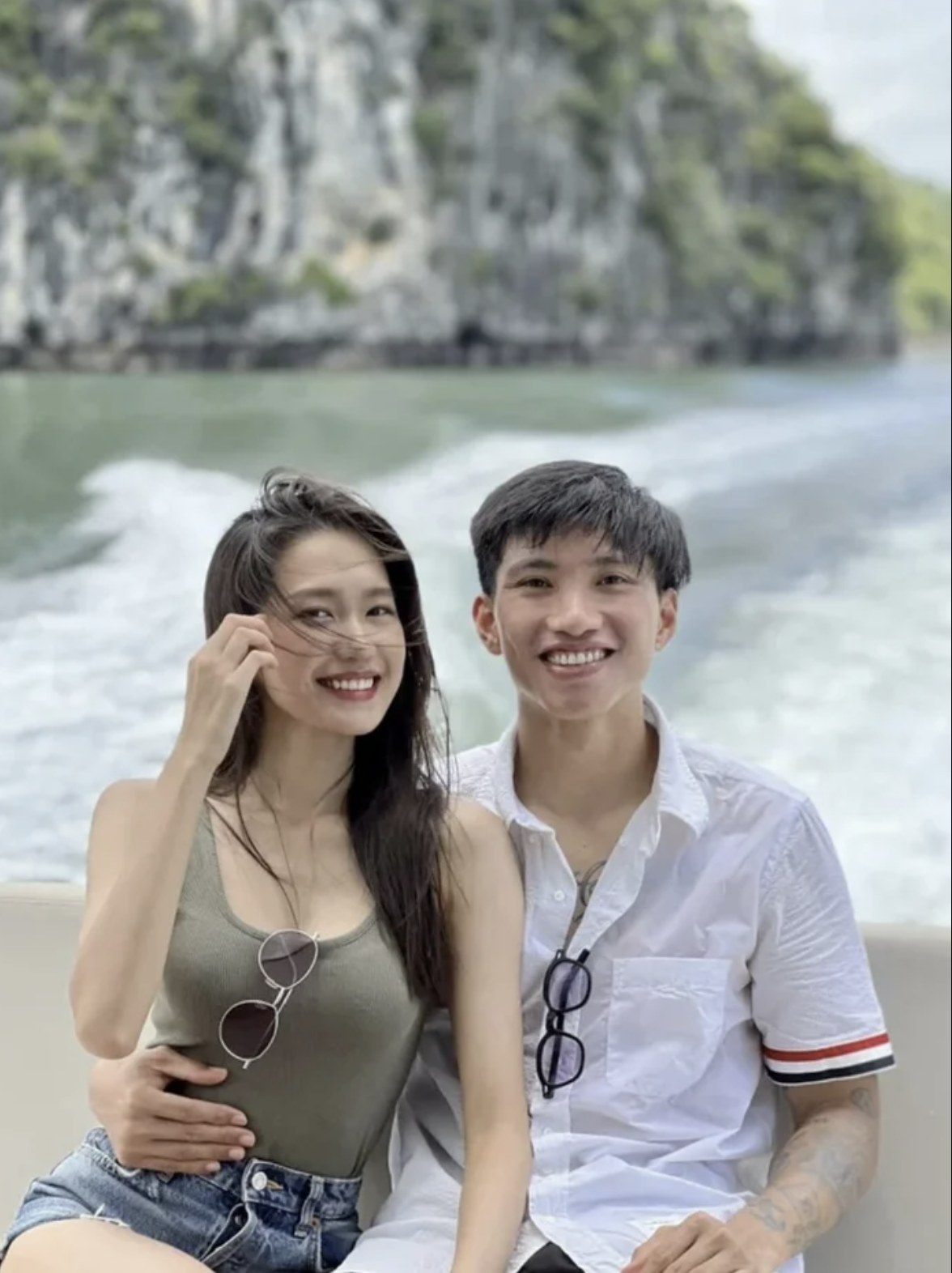 Cả hai không ngần ngại công khai tình cảm của mình. Ảnh: Facebook