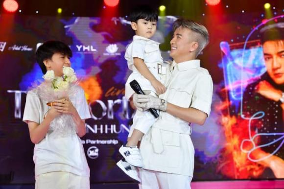 Đàm Vĩnh Hưng khiến dân tình 'ngã ngửa' khi bất ngờ tiết lộ danh tính con trai ruột - Ảnh 2 Đàm Vĩnh Hưng khiến dân tình 'ngã ngửa' khi bất ngờ tiết lộ danh tính con trai ruột - Ảnh 2
