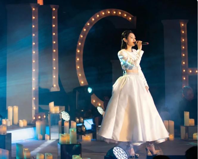 Nữ ca sĩ Hiền Hồ liên tục tái xuất sau ồn ào 'anh em nương tựa'. Ảnh: Internet