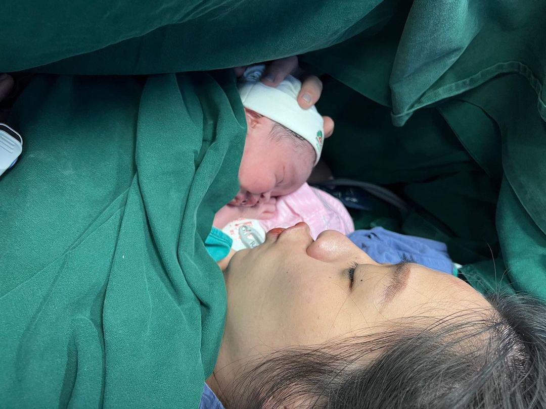 Vén màn cuộc hôn nhân viên mãn của cựu MC VTV Hà My và 'ông chú' triệu phú công nghệ - Ảnh 2