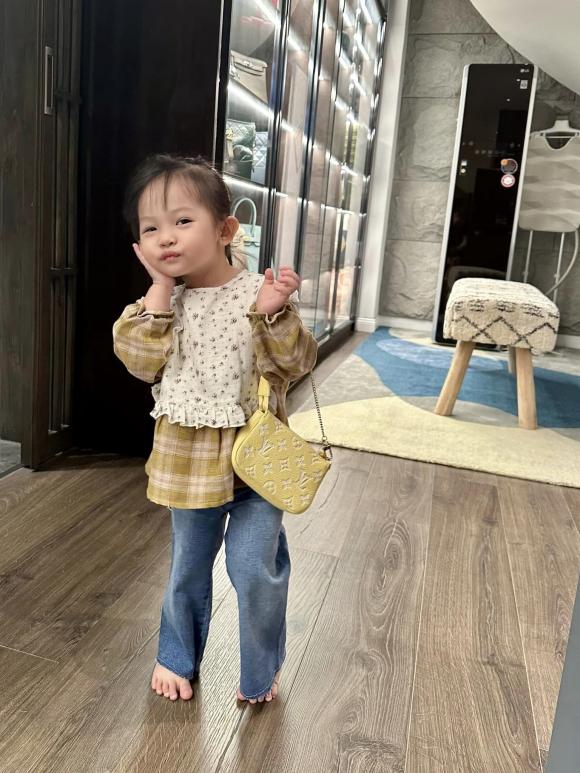 Dù là cựu mẫu Đàm Thu Trang vẫn nhận thua trước ái nữ chỉ vì điều này - Ảnh 2 Dù là cựu mẫu Đàm Thu Trang vẫn nhận thua trước ái nữ chỉ vì điều này - Ảnh 2