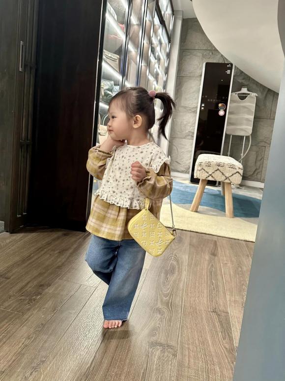 Dù là cựu mẫu Đàm Thu Trang vẫn nhận thua trước ái nữ chỉ vì điều này - Ảnh 3 Dù là cựu mẫu Đàm Thu Trang vẫn nhận thua trước ái nữ chỉ vì điều này - Ảnh 3