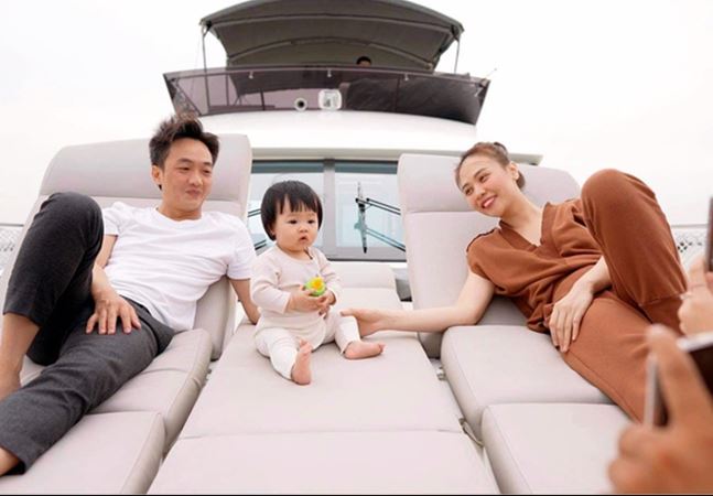 Gia đình nhỏ hạnh phúc của Cường Đôla và Đàm Thu Trang. Ảnh: Internet Gia đình nhỏ hạnh phúc của Cường Đôla và Đàm Thu Trang. Ảnh: Internet
