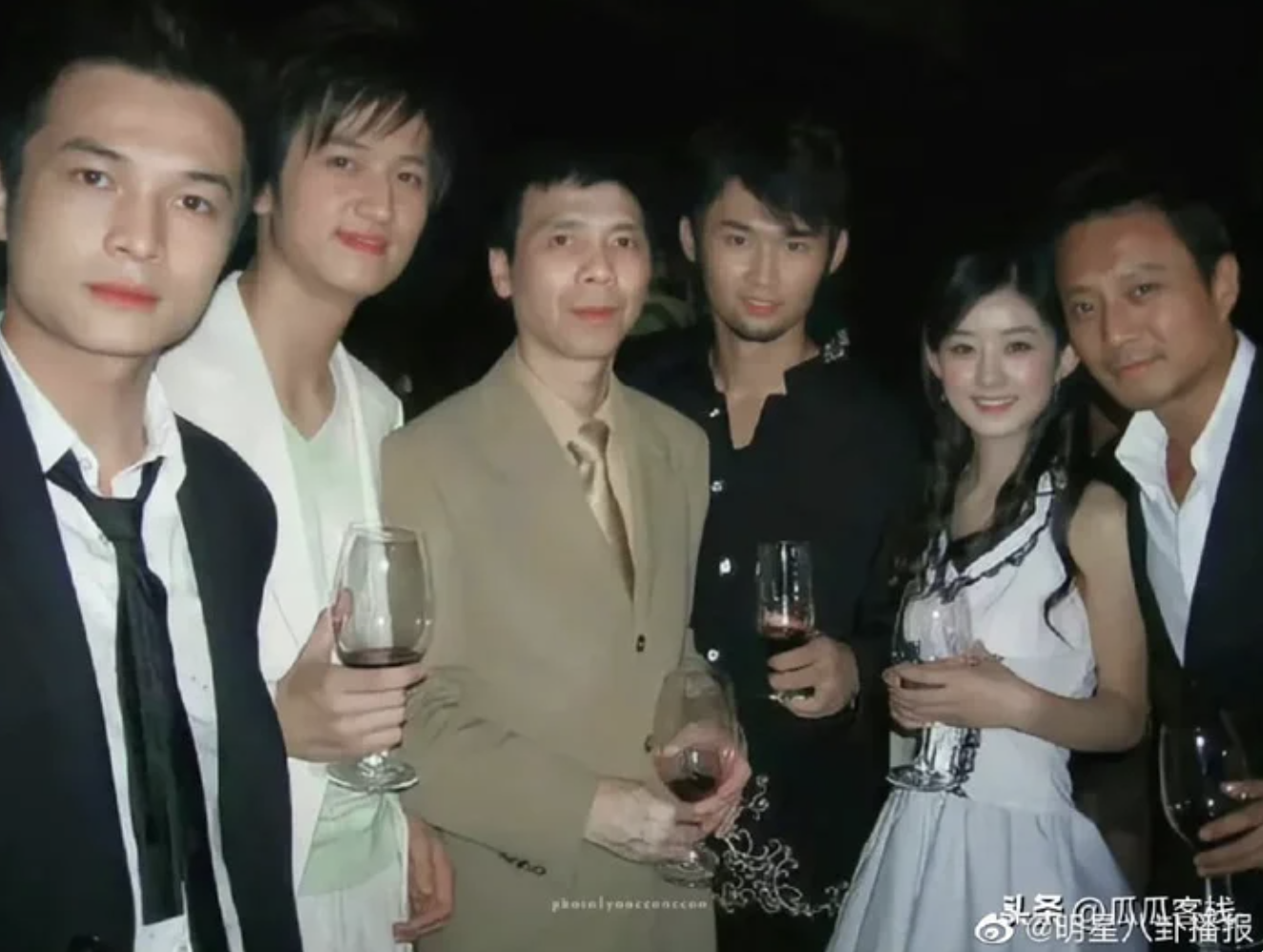 Loạt hình ảnh mới đây của Triệu Lệ Dĩnh trong quá khứ bất ngờ bị đào lại. Ảnh: Sina