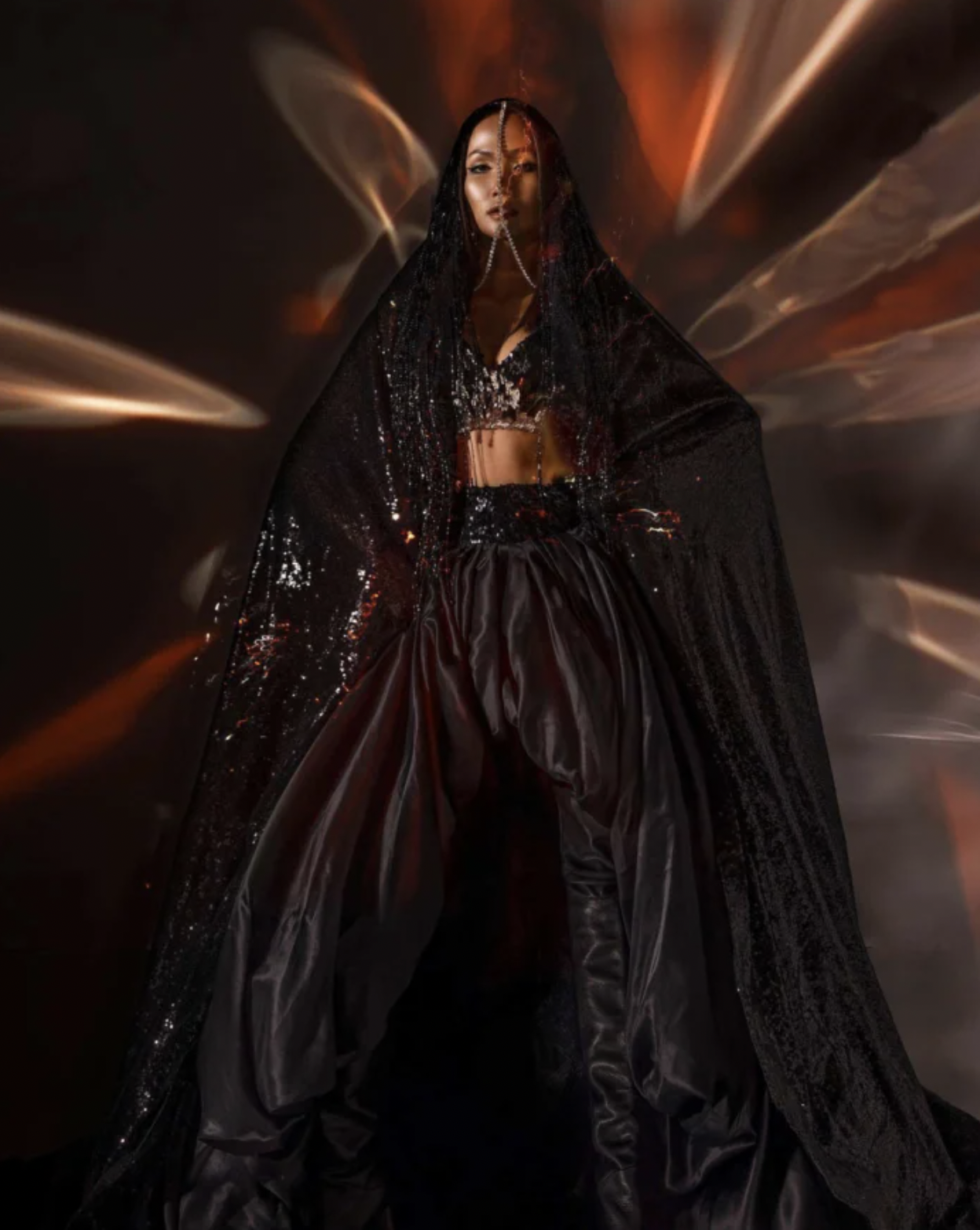 H'Hen Niê với tạo hình đầy mới lạ trong hình ảnh mới đây. Ảnh: Facebook