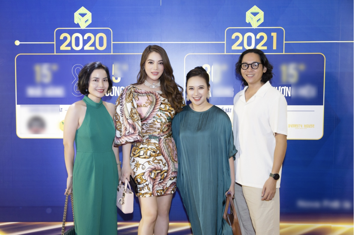 Trương Ngọc Ánh xuất hiện cực tình bên tình trẻ kém tuổi trong sự kiện mới đây, nhan sắc và thần thái gây chú ý. Ảnh: Facebook