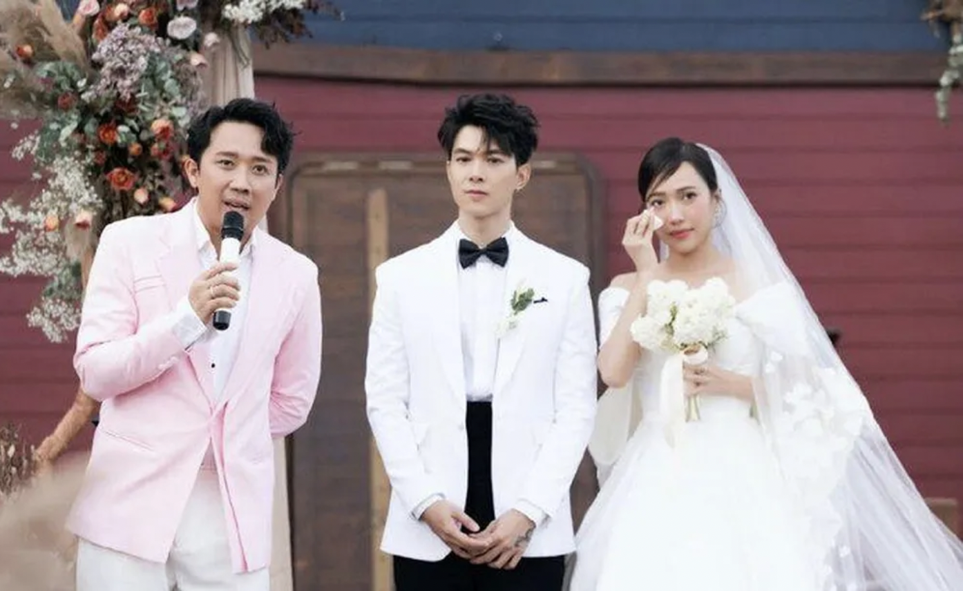 Nhiều bạn bè đồng nghiệp thân thiết đã có màn quẩy cực sung trong đám cưới của Diệu Nhi và Anh Tú. Ảnh: Facebook