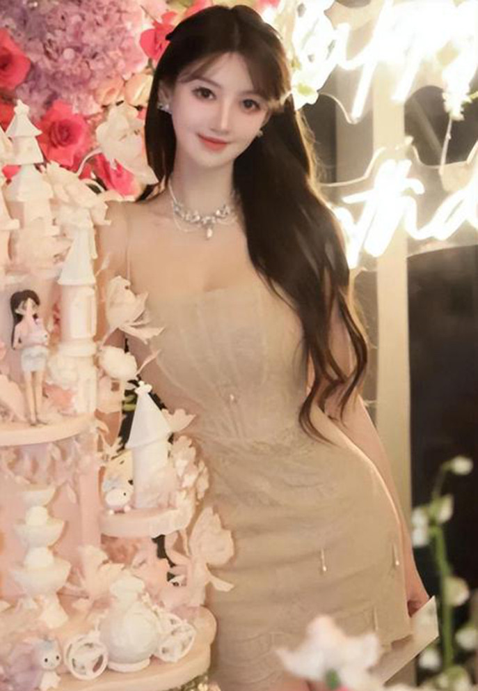 Trong khi Diệp Kha khóa trang cá nhân thì Huỳnh Hiểu Minh liên tục giữ thái độ im lặng. Ảnh: Internet Trong khi Diệp Kha khóa trang cá nhân thì Huỳnh Hiểu Minh liên tục giữ thái độ im lặng. Ảnh: Internet