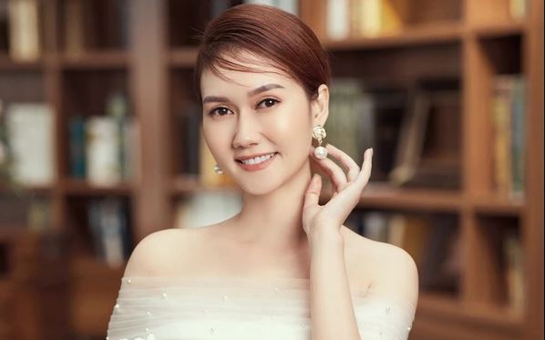 Sau chia tay, Hương Giang thường xuyên chia sẻ tư duy sống tích cực và những hình ảnh tận hưởng cuộc sống. Ảnh: Facebook
