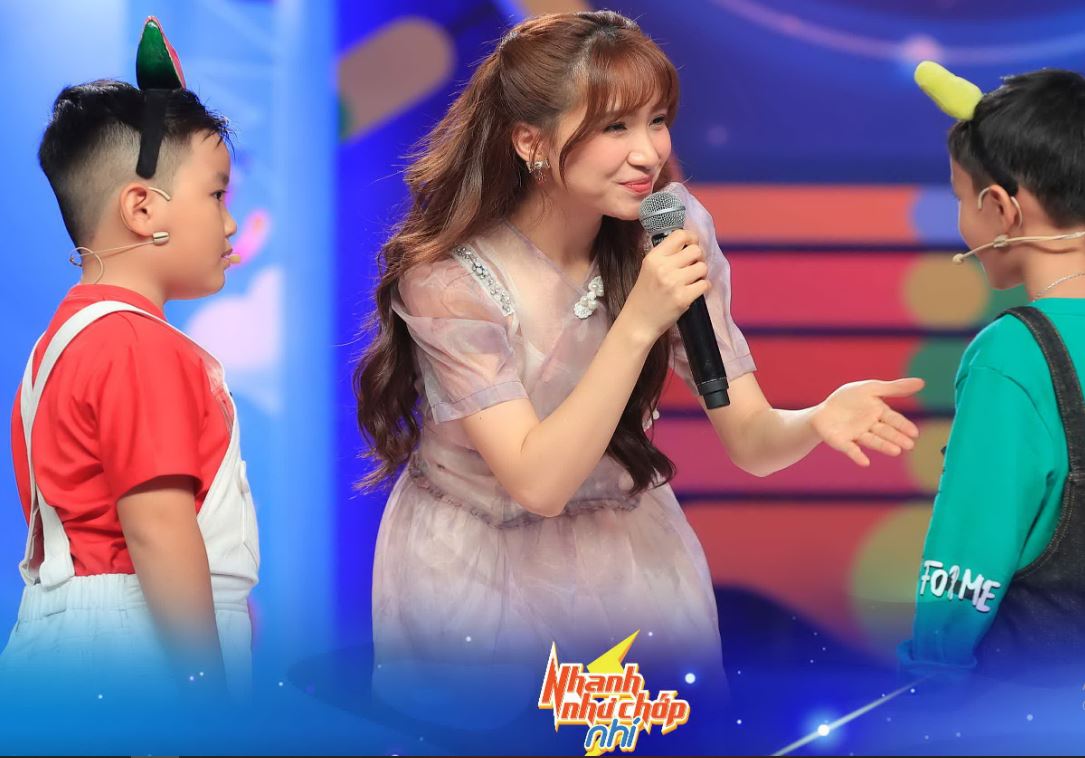 Giọng ca Rời Bỏ lo lắng các khán giả sẽ đem ra so sánh cô với MC Trấn Thành. Ảnh: Internet