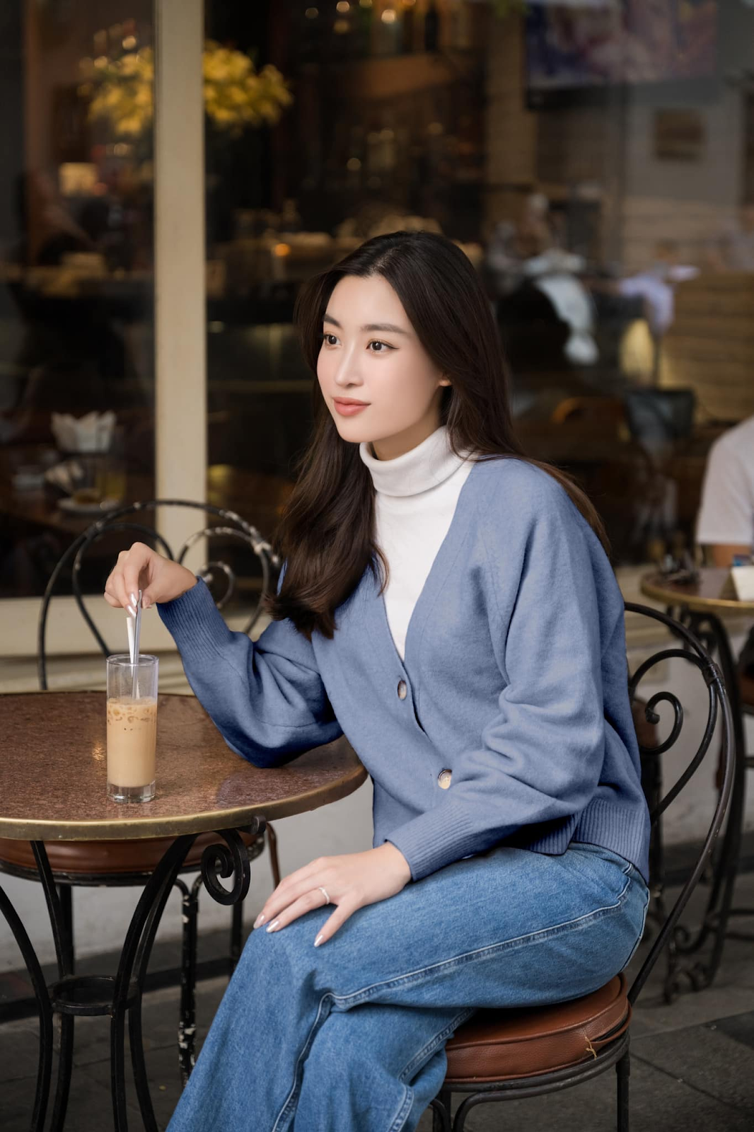 Dân tình khui ra thái độ lạ của vợ chồng Đỗ Mỹ Linh sau khi về chung nhà - Ảnh 2 Dân tình khui ra thái độ lạ của vợ chồng Đỗ Mỹ Linh sau khi về chung nhà - Ảnh 2