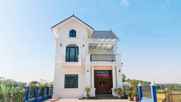 Căn nhà mới vô cùng khang trang và hoành tráng của nam YouTuber kênh Ẩm thực mẹ làm. Ảnh: Facebook