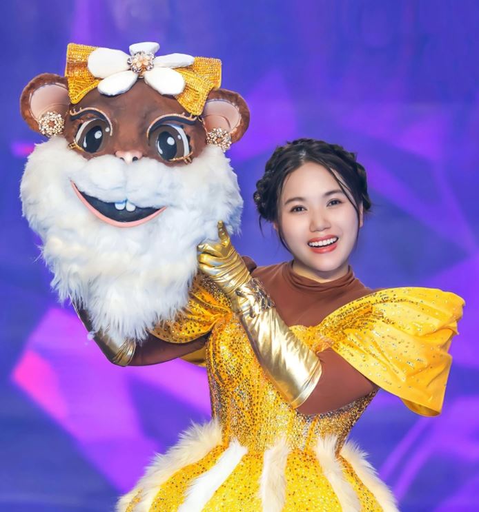 Thùy Chi xuất hiện tại chương trình Ca sĩ mặt nạ. Ảnh: Internet Thùy Chi xuất hiện tại chương trình Ca sĩ mặt nạ. Ảnh: Internet