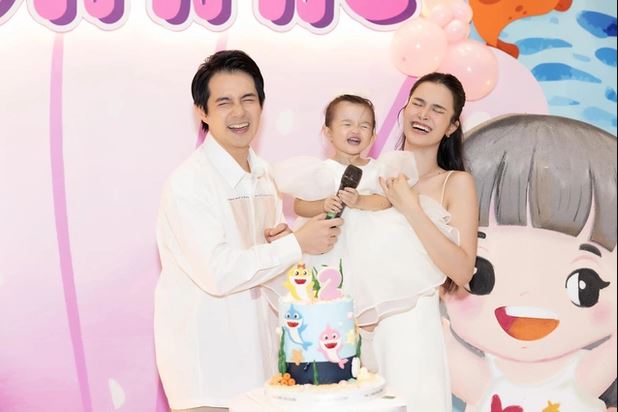 Soi lại khoảnh khắc cực ngọt ngào giữa Đông Nhi và Ông Cao Thắng sau 3 năm về chung nhà - Ảnh 4 Soi lại khoảnh khắc cực ngọt ngào giữa Đông Nhi và Ông Cao Thắng sau 3 năm về chung nhà - Ảnh 4