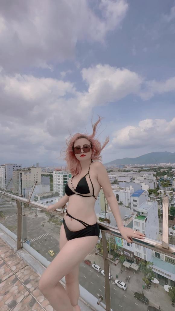 'Cô Xuyến' Hoàng Yến khoe body cực bốc lửa ở tuổi ngoài 40 - Ảnh 2 'Cô Xuyến' Hoàng Yến khoe body cực bốc lửa ở tuổi ngoài 40 - Ảnh 2