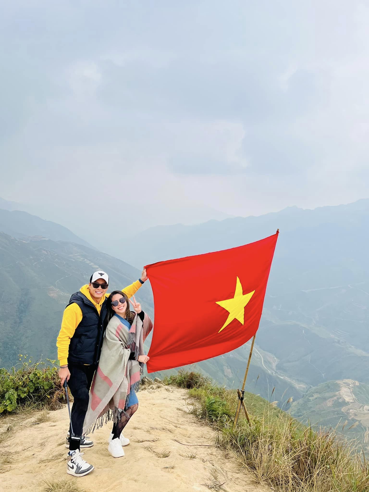 Hồng Đăng chúc mừng sinh nhật vợ, loạt ảnh nắm tay cực tình lộ hôn nhân hạnh phúc sau ồn ào - Ảnh 7