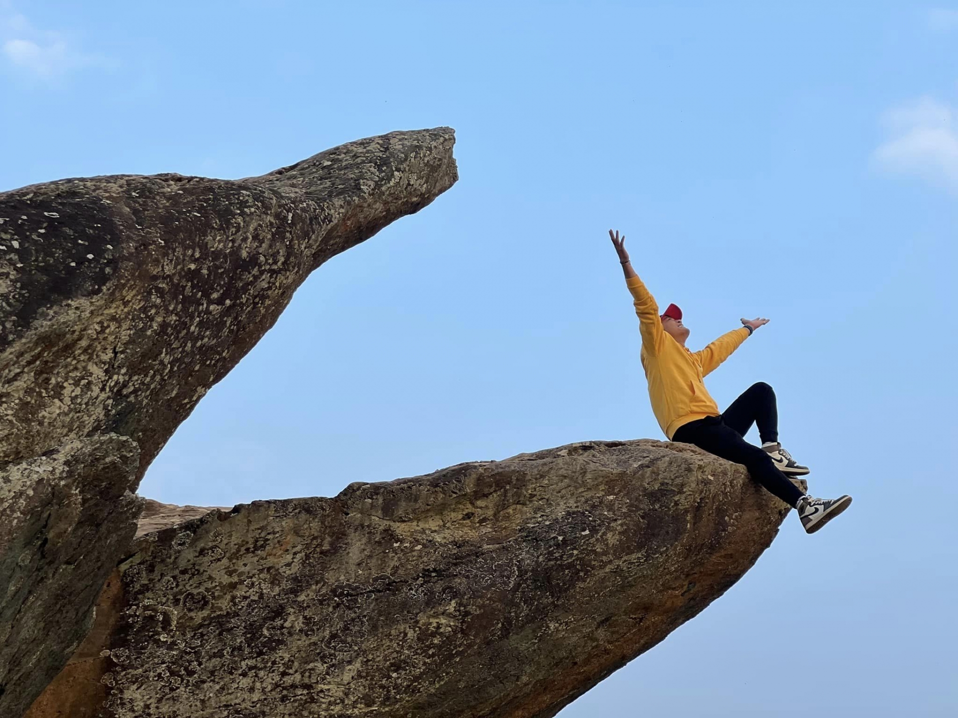 Trước đó Hồng Đăng đã xả loạt ảnh trong chuyến du lịch Tà Xùa cùng bà xã. Ảnh: Facebook