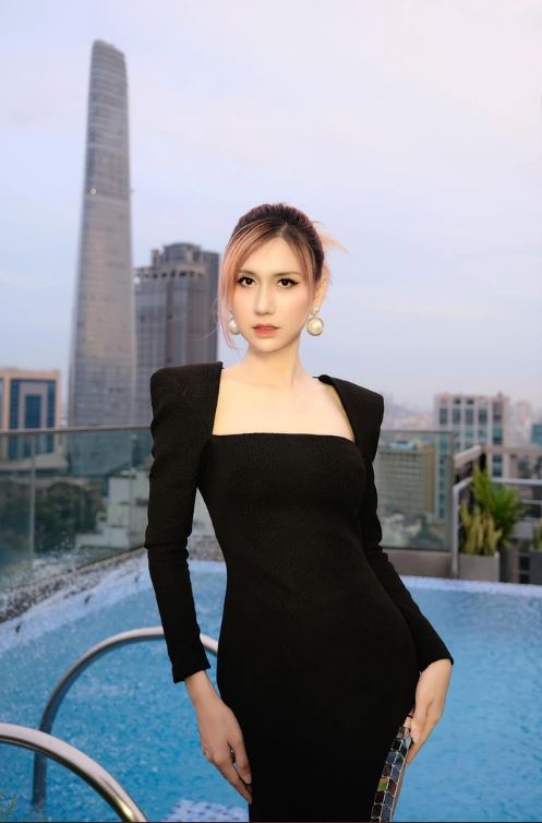 Loạt ảnh mới trên trang cá nhân khoe visual đỉnh cao của Lynk Lee. Ảnh: Facebook