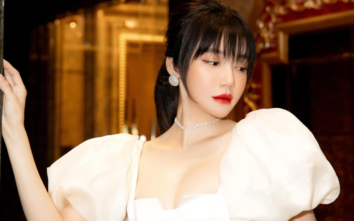 Cô là một trong những cựu hotgirl đời đầu của Vbiz. Ảnh: Internet