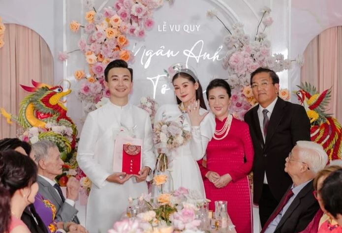 Lễ vu quy của Lê Âu Ngân Anh và ông xã Phan Tô Ny. Ảnh: Facebook Lễ vu quy của Lê Âu Ngân Anh và ông xã Phan Tô Ny. Ảnh: Facebook