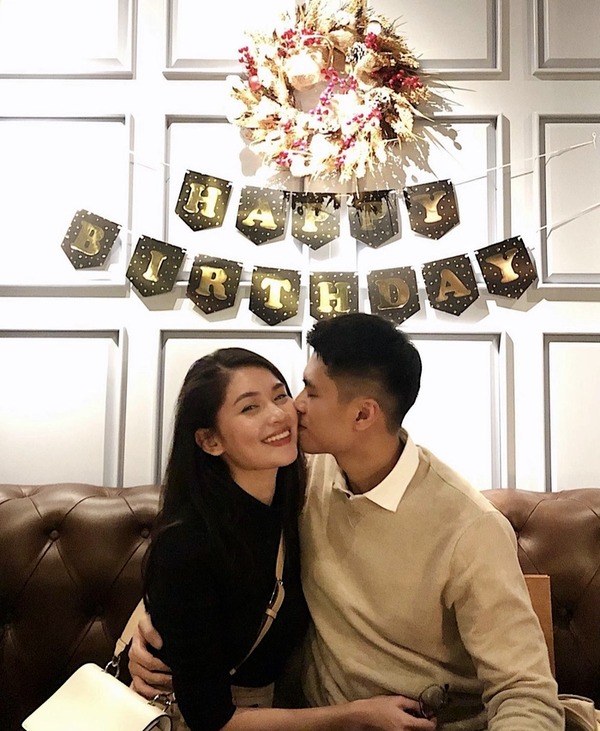 Á hậu Thùy Dung đăng ảnh hạnh phúc bên ông xã tương lai. Ảnh: Facebook Á hậu Thùy Dung đăng ảnh hạnh phúc bên ông xã tương lai. Ảnh: Facebook