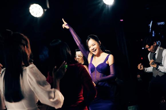 Phạm Quỳnh Anh lên đồ 'cháy phố', khoe sức hút gái 3 con vẫn 'mòn con mắt' - Ảnh 7 Phạm Quỳnh Anh lên đồ 'cháy phố', khoe sức hút gái 3 con vẫn 'mòn con mắt' - Ảnh 7