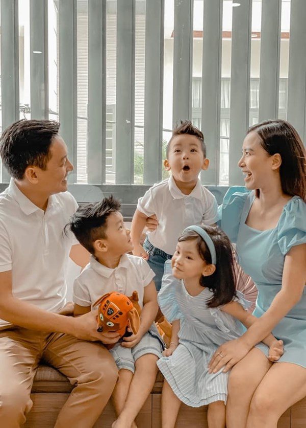 Hải Băng khiến dân tình trầm trồ khi được bố mẹ chồng tặng quà cực ‘xịn sò’ - Ảnh 1 Hải Băng khiến dân tình trầm trồ khi được bố mẹ chồng tặng quà cực ‘xịn sò’ - Ảnh 1