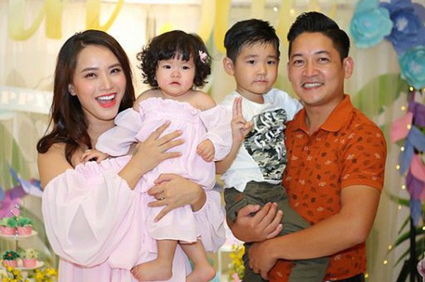 Hải Băng khiến dân tình trầm trồ khi được bố mẹ chồng tặng quà cực ‘xịn sò’ - Ảnh 2 Hải Băng khiến dân tình trầm trồ khi được bố mẹ chồng tặng quà cực ‘xịn sò’ - Ảnh 2