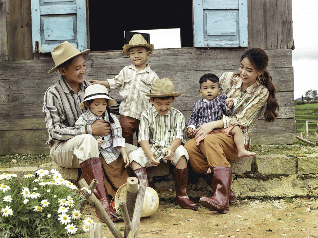 Gia đình nhỏ hạnh phúc của Hải Băng. Ảnh: Facebook