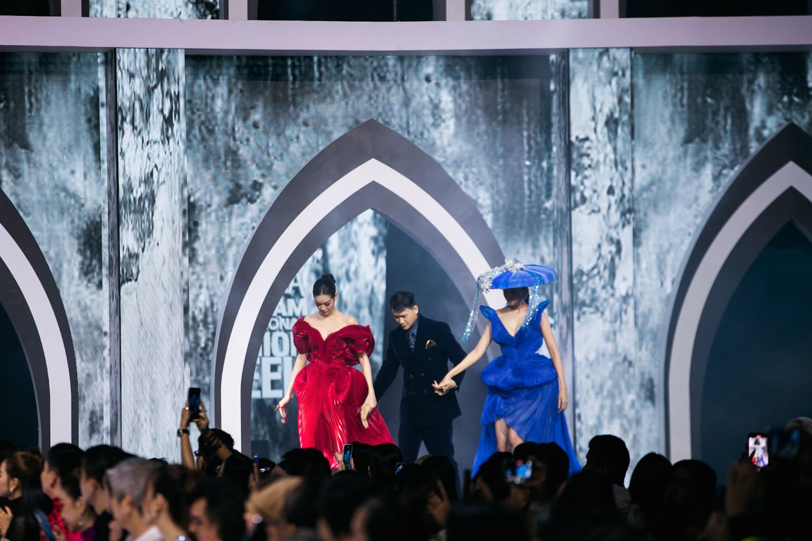 Rộ tin đồn Thanh Hằng muốn chiếm spotlight đàn em khi có hành động này   - Ảnh 1