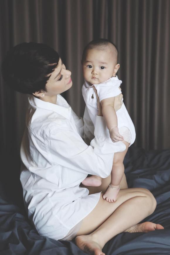 Trà My Idol khiến dân tình phát sốt với loạt ảnh quý tử đầu lòng thủa mới sinh - Ảnh 2 Trà My Idol khiến dân tình phát sốt với loạt ảnh quý tử đầu lòng thủa mới sinh - Ảnh 2