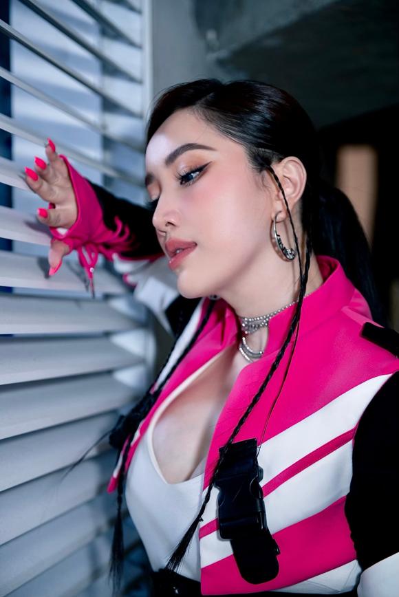 Rũ bỏ hình ảnh dịu hiền, Bảo Thy lên đồ 'cháy phố' và tiết lộ góc khuất khó tin - Ảnh 4 Rũ bỏ hình ảnh dịu hiền, Bảo Thy lên đồ 'cháy phố' và tiết lộ góc khuất khó tin - Ảnh 4