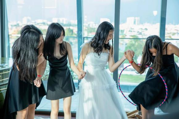 Khoảnh khắc Trương Ngọc Ánh và chồng cũ Trần Bảo Sơn hiếm hoi hội ngộ gây chú ý - Ảnh 6 Khoảnh khắc Trương Ngọc Ánh và chồng cũ Trần Bảo Sơn hiếm hoi hội ngộ gây chú ý - Ảnh 6