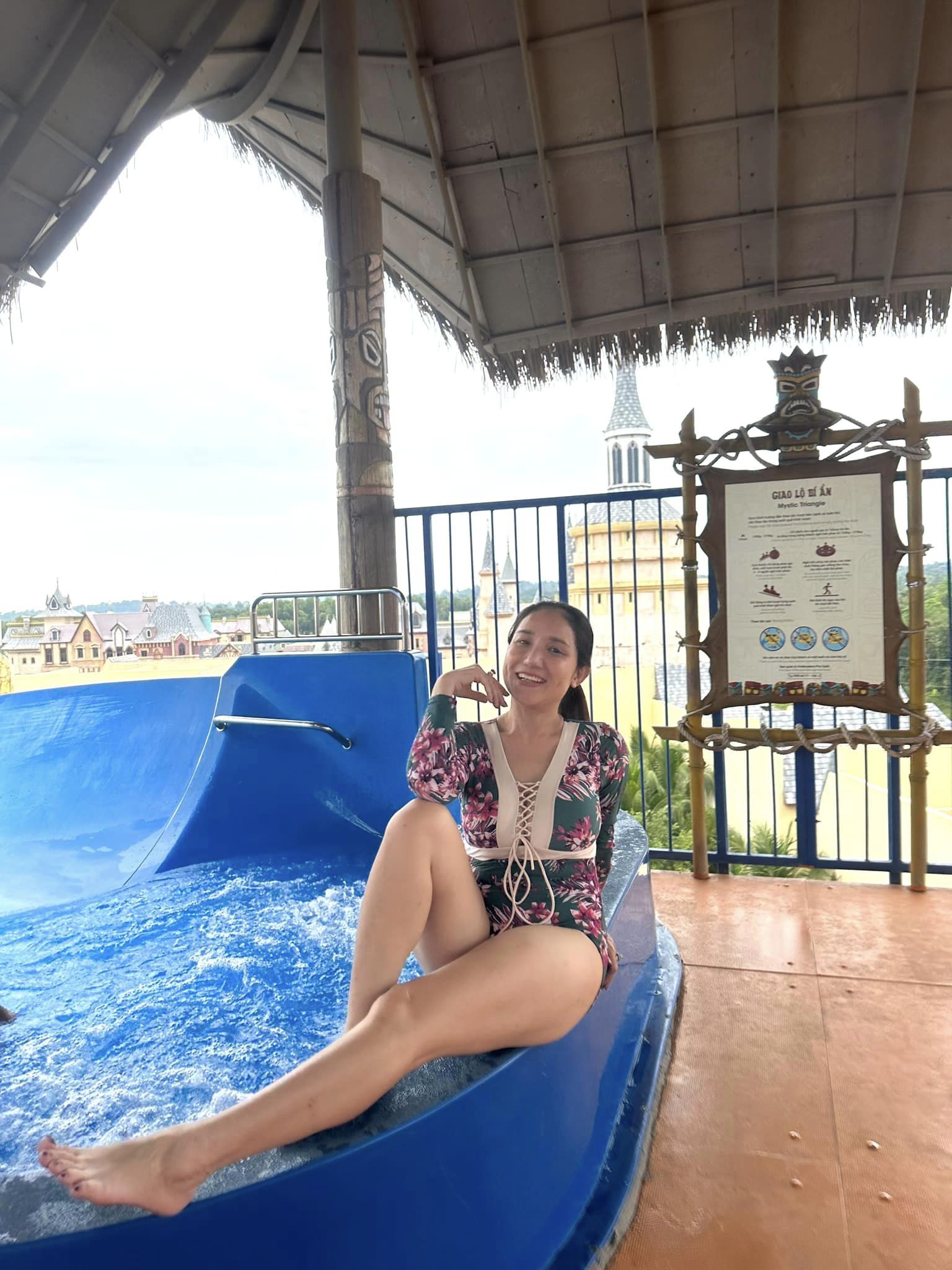 Cát Tường bị chê già khi xả ảnh diện đồ tắm - Ảnh 7