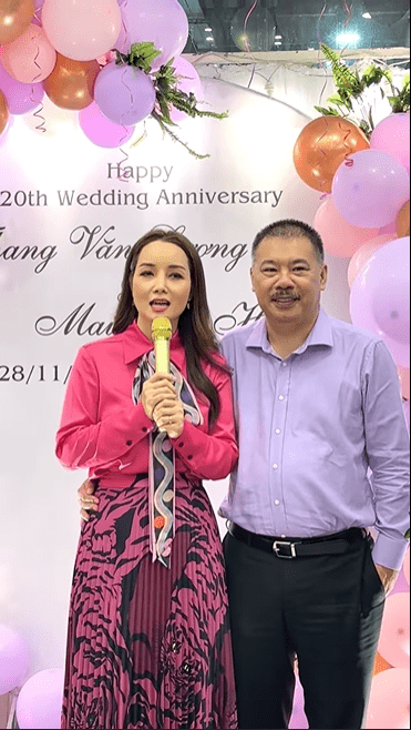 Bữa tiệc nho nhỏ kỷ niệm 20 năm ngày cưới của diễn viên Mai Thu Huyền và ông xã. Ảnh: Internet Bữa tiệc nho nhỏ kỷ niệm 20 năm ngày cưới của diễn viên Mai Thu Huyền và ông xã. Ảnh: Internet