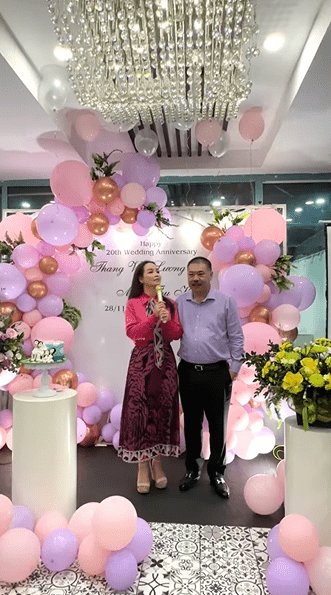 'Cô Trúc' Mai Thu Huyền xả loạt ảnh cực ngọt ngào bên ông xã dịp 20 năm ngày cưới - Ảnh 4 'Cô Trúc' Mai Thu Huyền xả loạt ảnh cực ngọt ngào bên ông xã dịp 20 năm ngày cưới - Ảnh 4