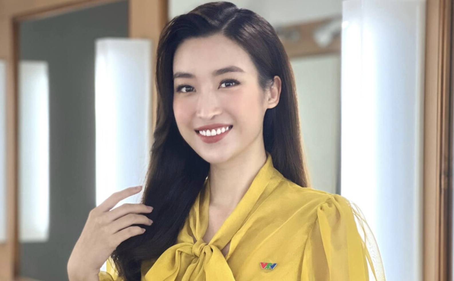 Đỗ Mỹ Linh có mối quan hệ thân thiết với gia đình chồng (Ảnh: FBNV)