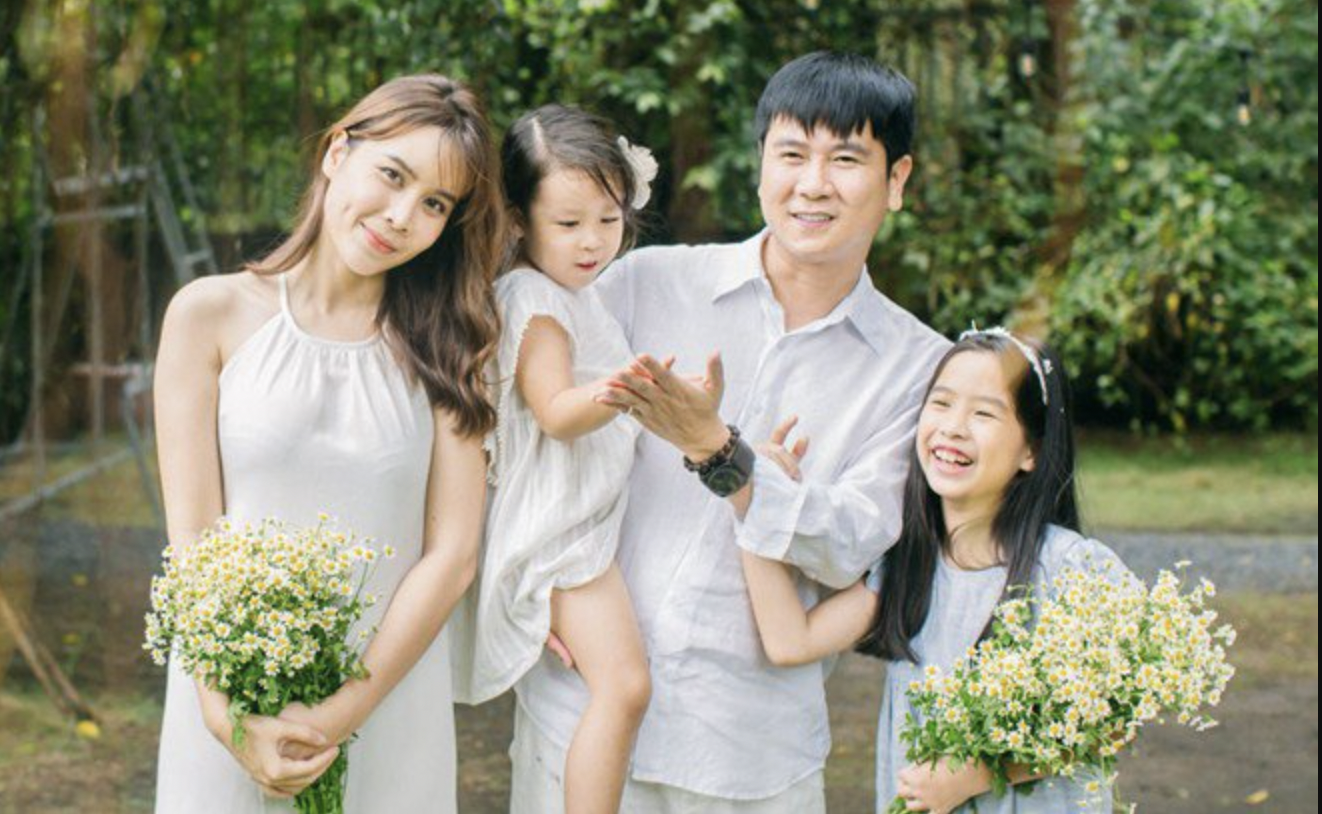 Gia đình của Hồ Hoài Anh và Lưu Hương Giang. Ảnh: Facebook Gia đình của Hồ Hoài Anh và Lưu Hương Giang. Ảnh: Facebook