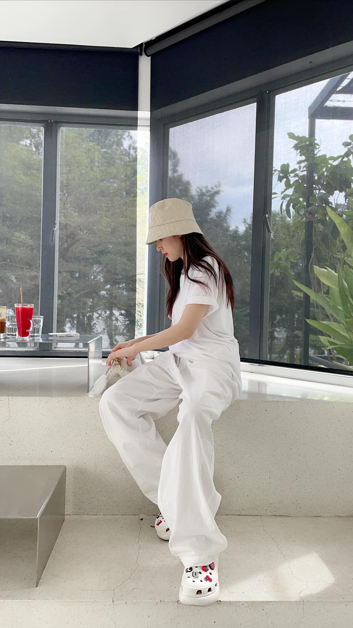 Midu vừa thả nhẹ ảnh tinh khôi, 'quý ông' Trần Anh Huy đã nhanh chóng khẳng định 'chủ quyền' - Ảnh 4 Midu vừa thả nhẹ ảnh tinh khôi, 'quý ông' Trần Anh Huy đã nhanh chóng khẳng định 'chủ quyền' - Ảnh 4