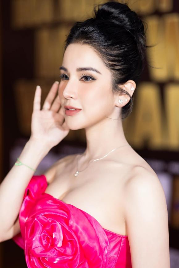 Diệp Lâm Anh hiện ra sao sau khi mất quyền nuôi con trai? - Ảnh 1 Diệp Lâm Anh hiện ra sao sau khi mất quyền nuôi con trai? - Ảnh 1