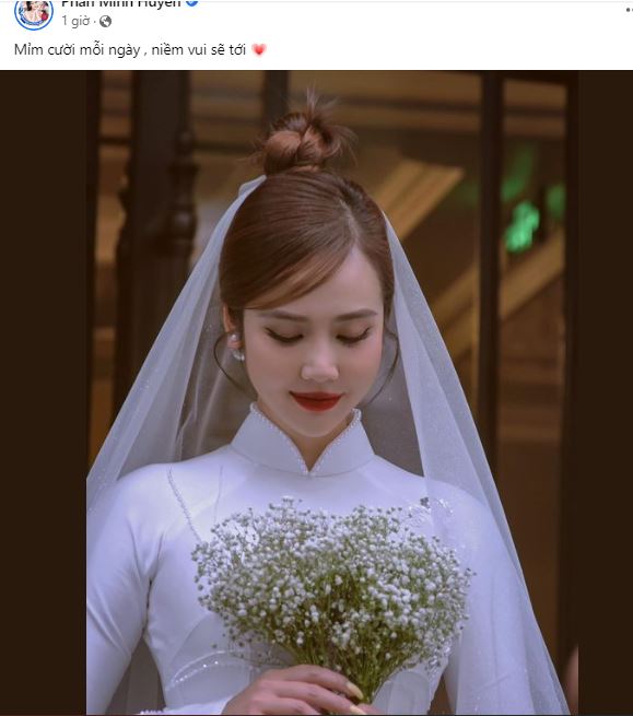 Hình ảnh và dòng trạng thái gây chú ý của Huyền Lizzie trên trang cá nhân cách đây ít giờ. Ảnh: Facebook Hình ảnh và dòng trạng thái gây chú ý của Huyền Lizzie trên trang cá nhân cách đây ít giờ. Ảnh: Facebook