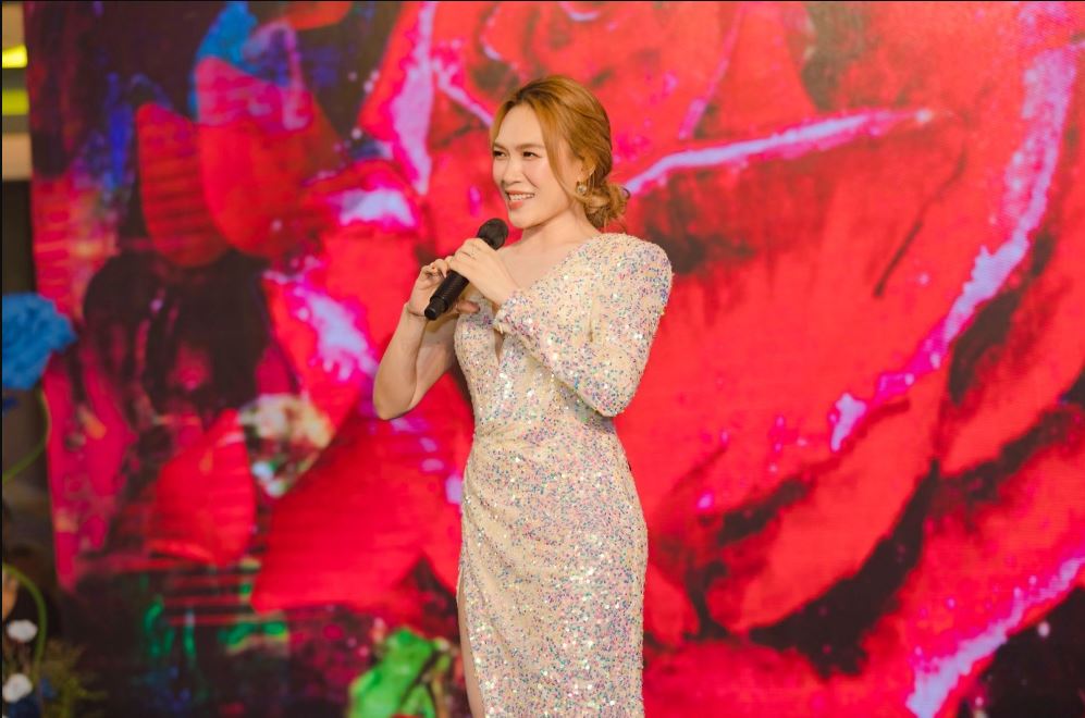 Mỹ Tâm khiến fan bấn loạn vì nhan sắc nhưng chiếm spotlight lại là người này! - Ảnh 2