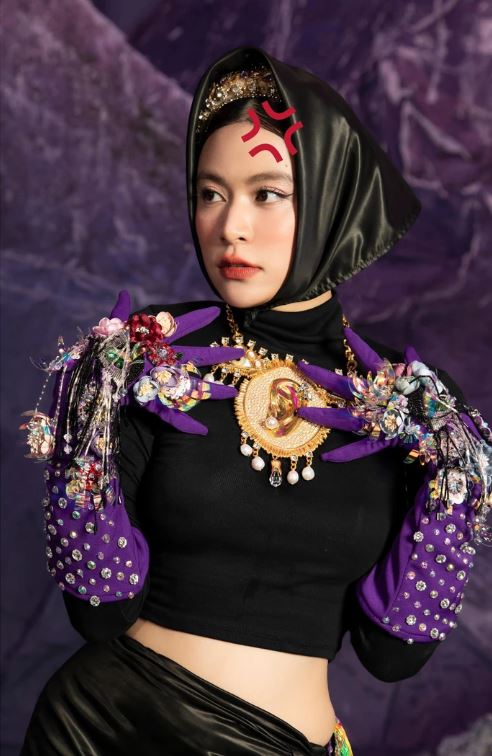 Hoàng Thùy Linh bất ngờ gặp 'biến' cuối năm sau khi tung MV mới - Ảnh 4 Hoàng Thùy Linh bất ngờ gặp 'biến' cuối năm sau khi tung MV mới - Ảnh 4