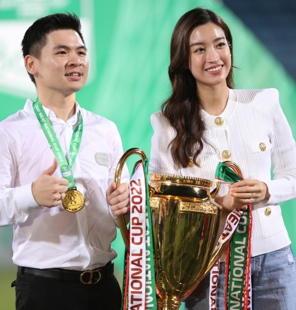 Cuộc sống chốn hào môn của Đỗ Mỹ Linh nhận được sự quan tâm rất lớn của CDM. Ảnh: Internet Cuộc sống chốn hào môn của Đỗ Mỹ Linh nhận được sự quan tâm rất lớn của CDM. Ảnh: Internet